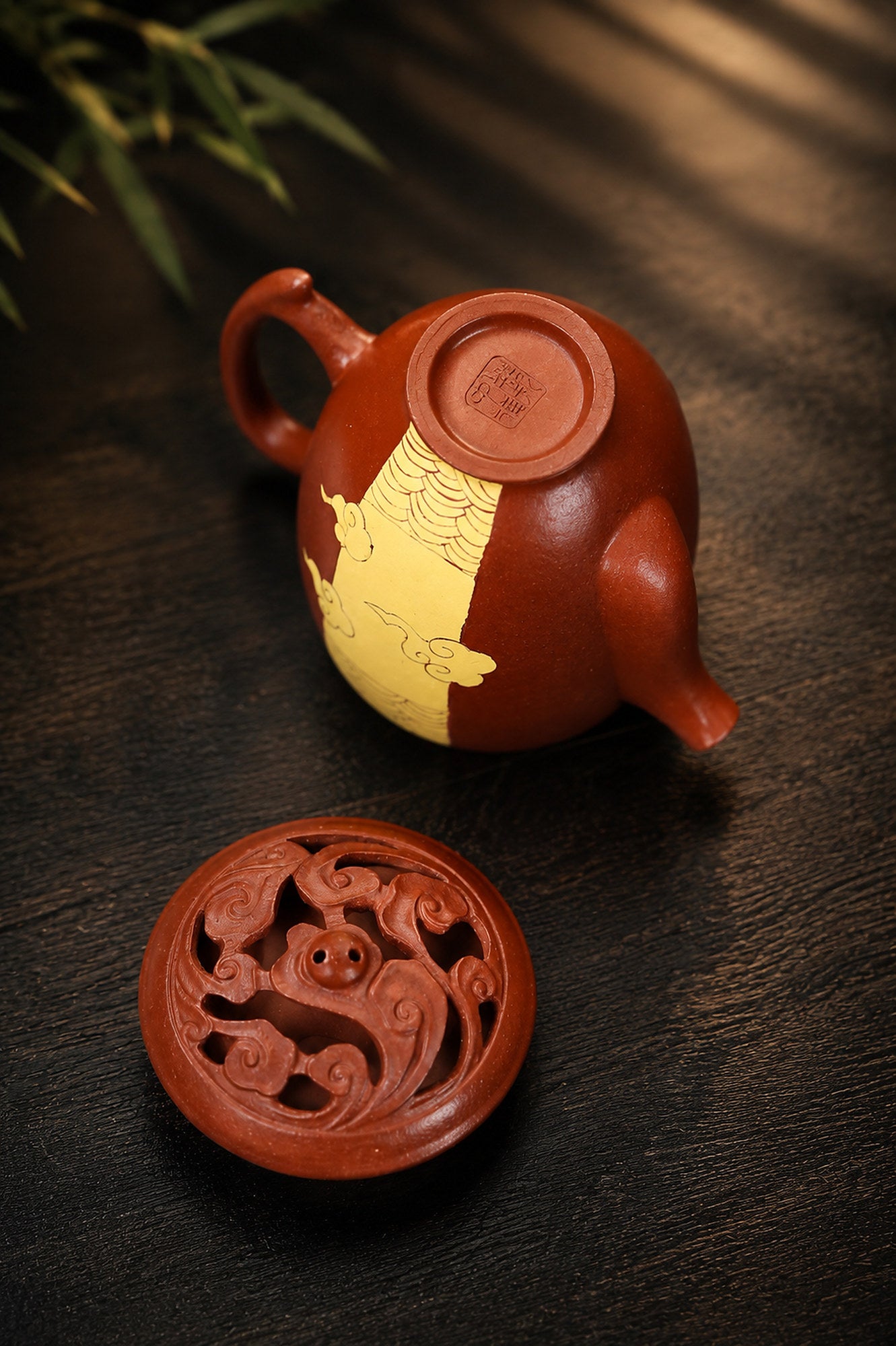 Product view 5 of 180ml Artisan Design zisha teapot in Jiangponi Clay, No. 352