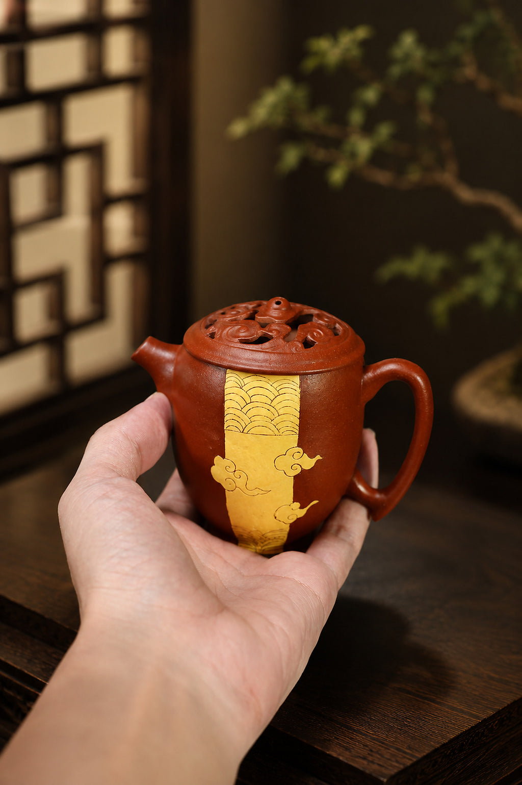 Product view 7 of 180ml Artisan Design zisha teapot in Jiangponi Clay, No. 352