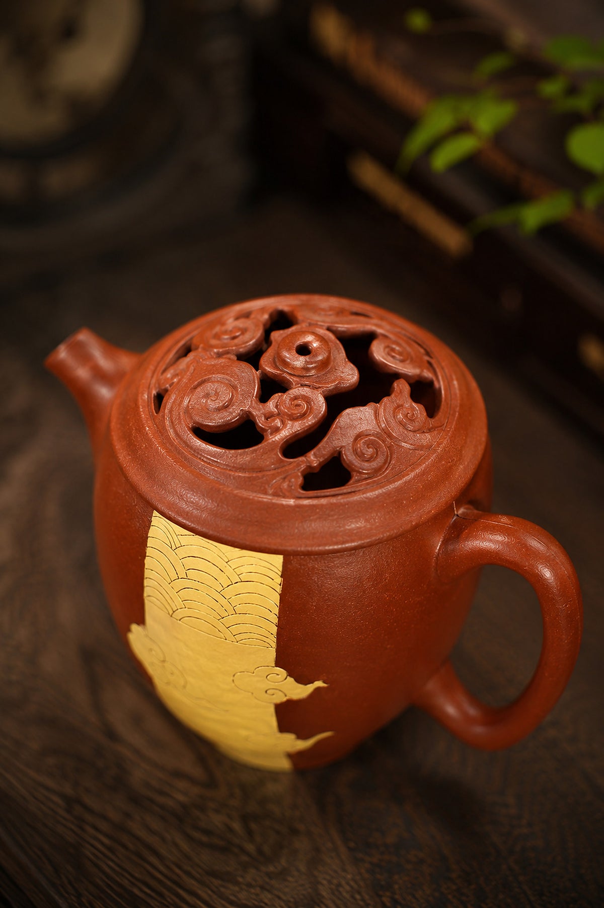Product view 8 of 180ml Artisan Design zisha teapot in Jiangponi Clay, No. 352