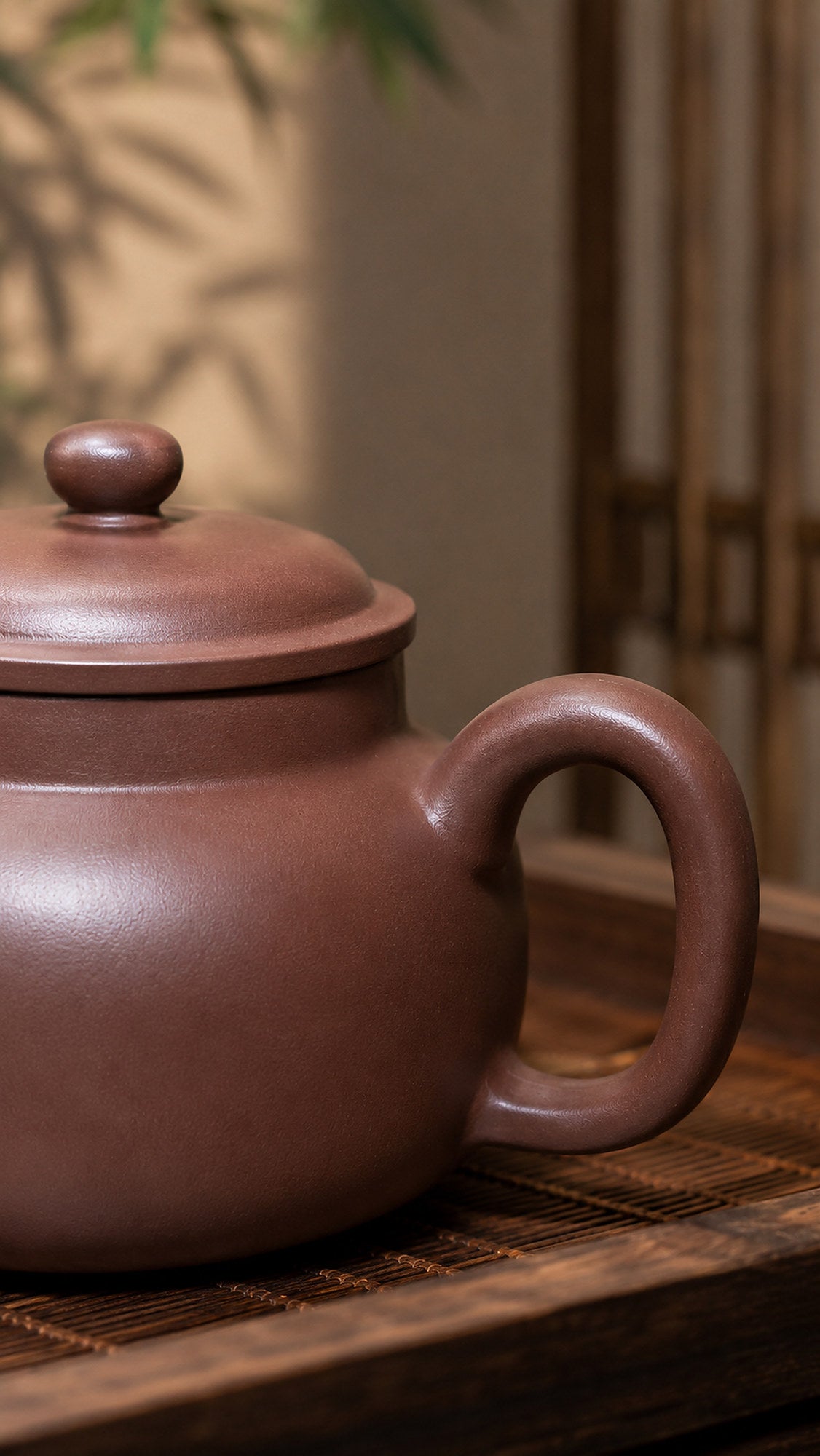 Dicaoqing Zini Dezhong teapot loop handle close-up
