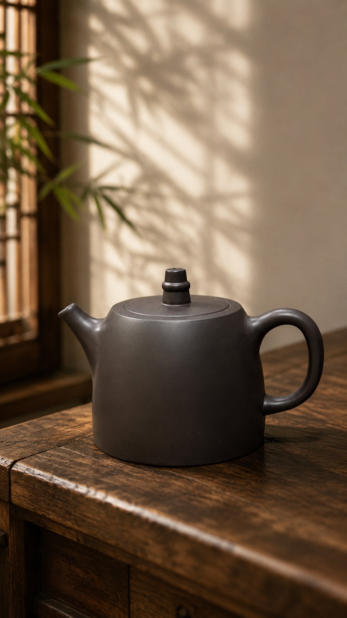 Product view 1 of 260ml Handuo zisha teapot in Hei Duntou Clay, No. 156