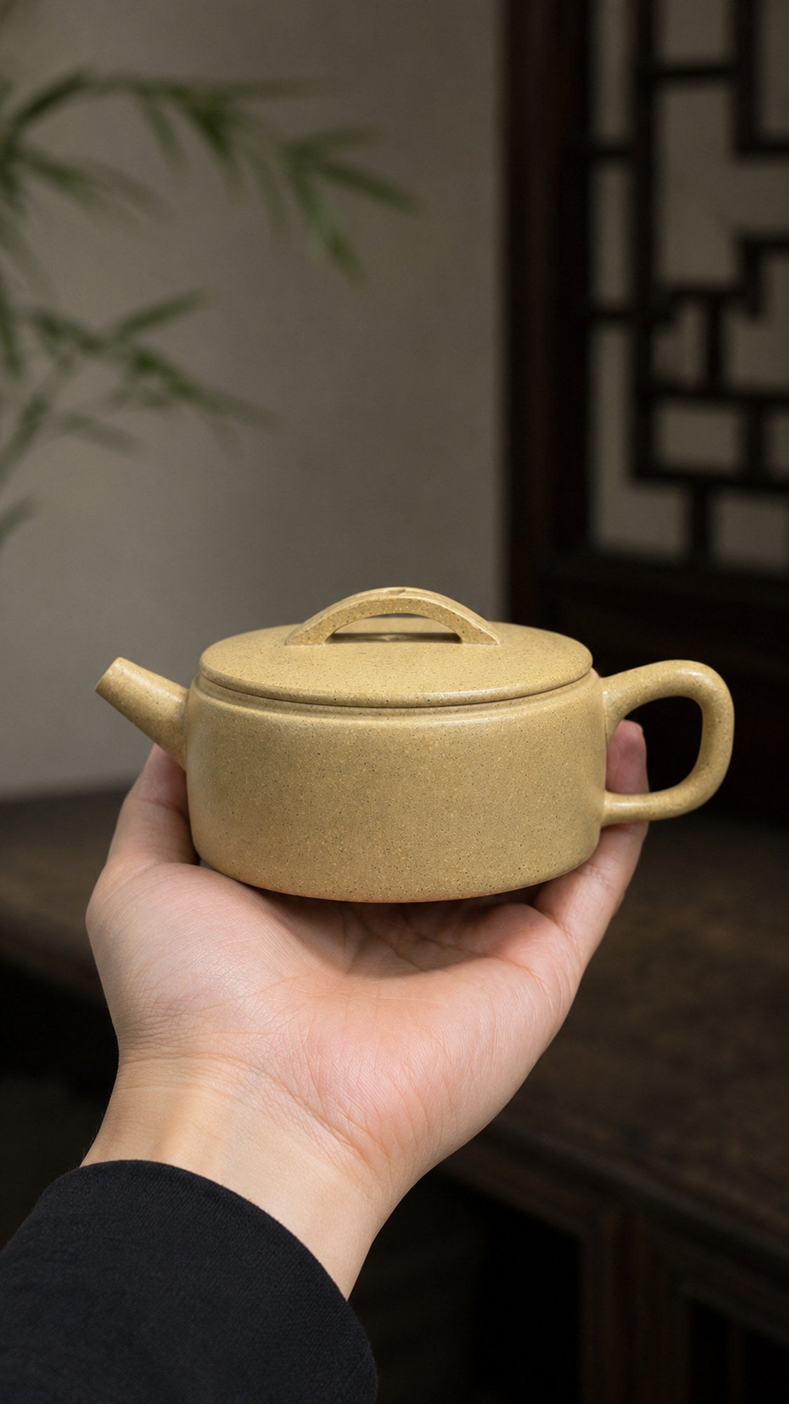 Product view 2 of 180ml Hanwa zisha teapot in Benshan Luni Clay, No. 140