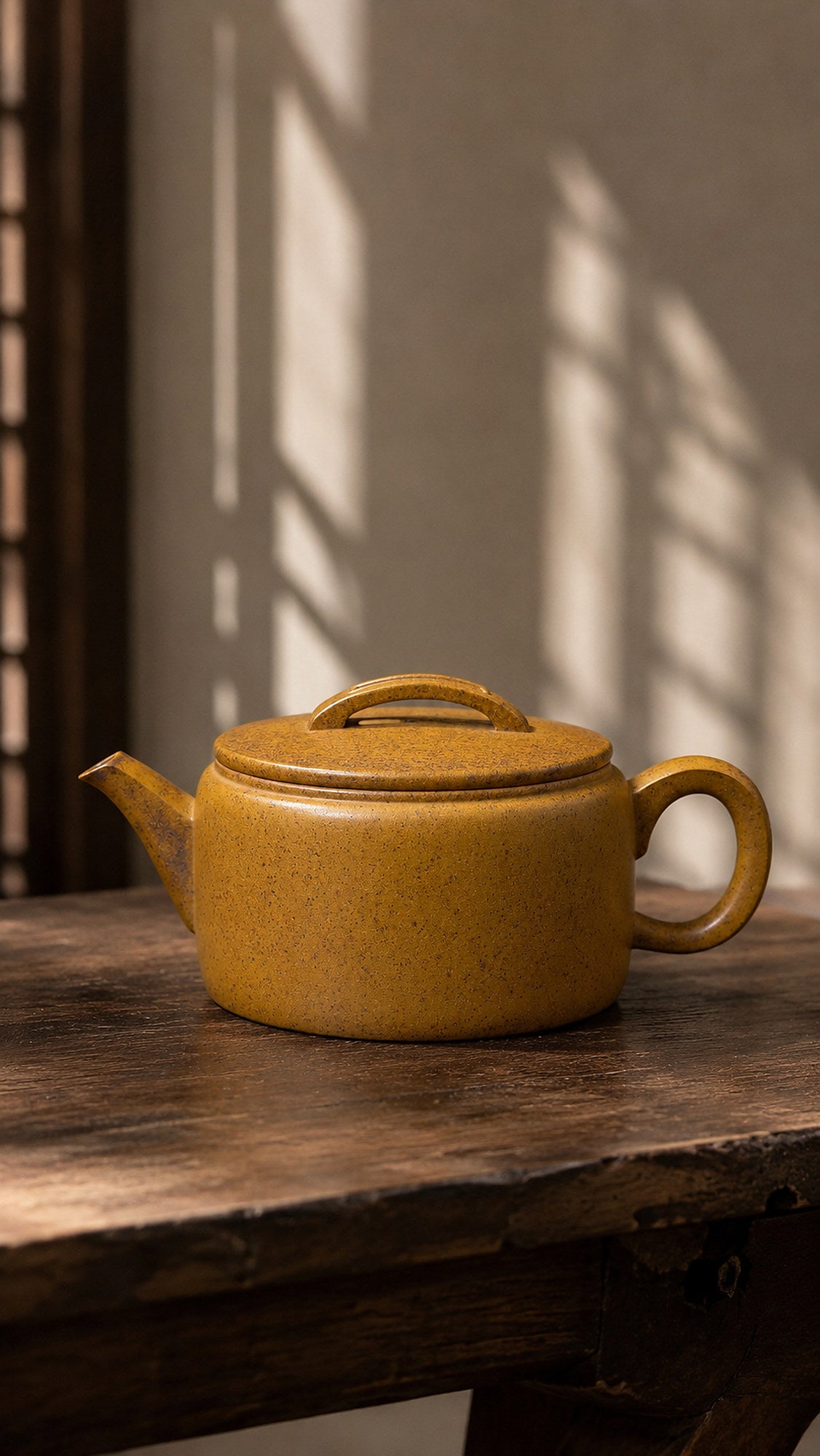 Product view 1 of 190ml Hanwa zisha teapot in Golden Duanni Clay, No. 179