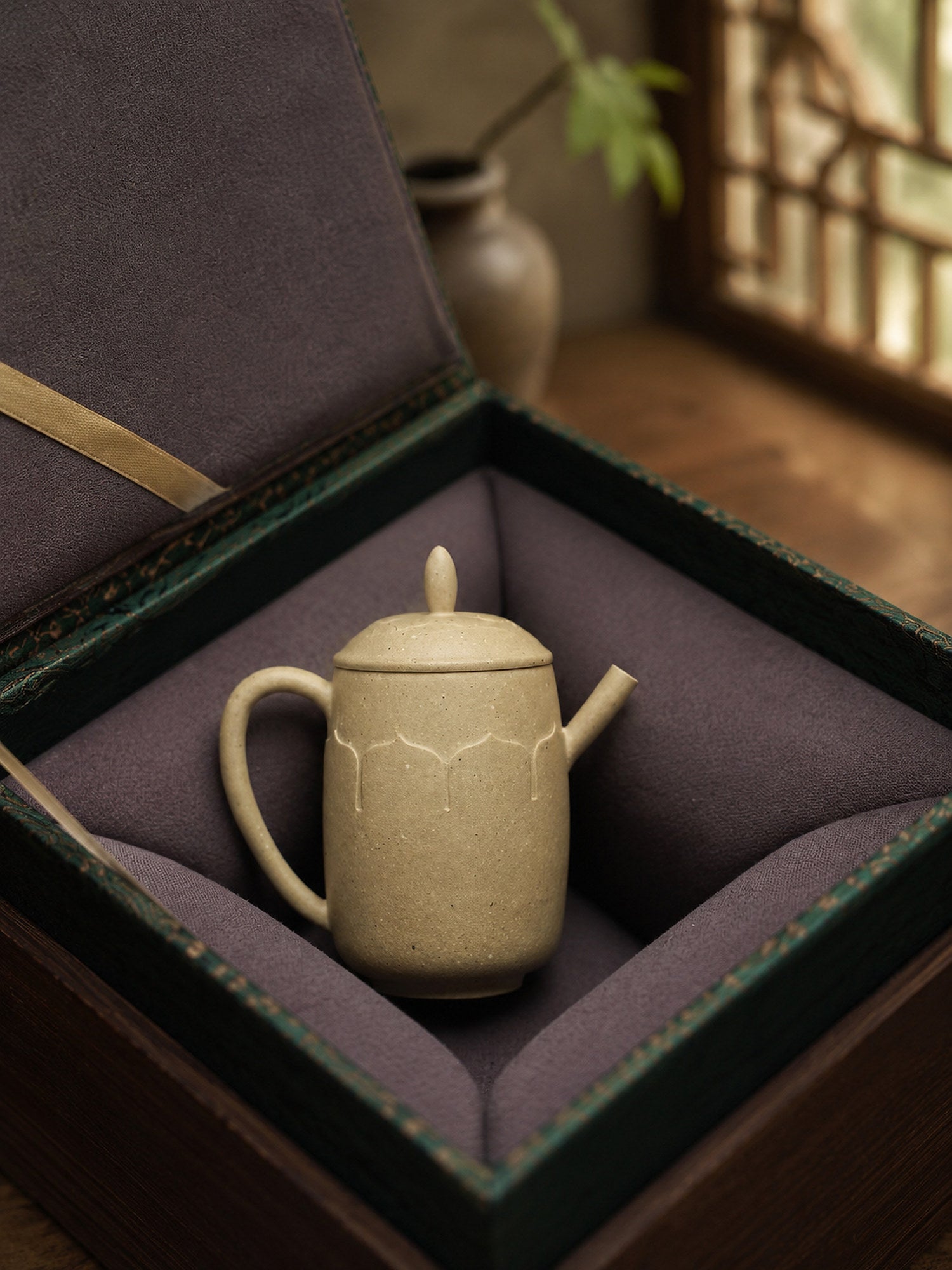 Product view 2 of 100ml Jia Lan Ban Ruo zisha teapot in Benshan Luni Clay, No. 241