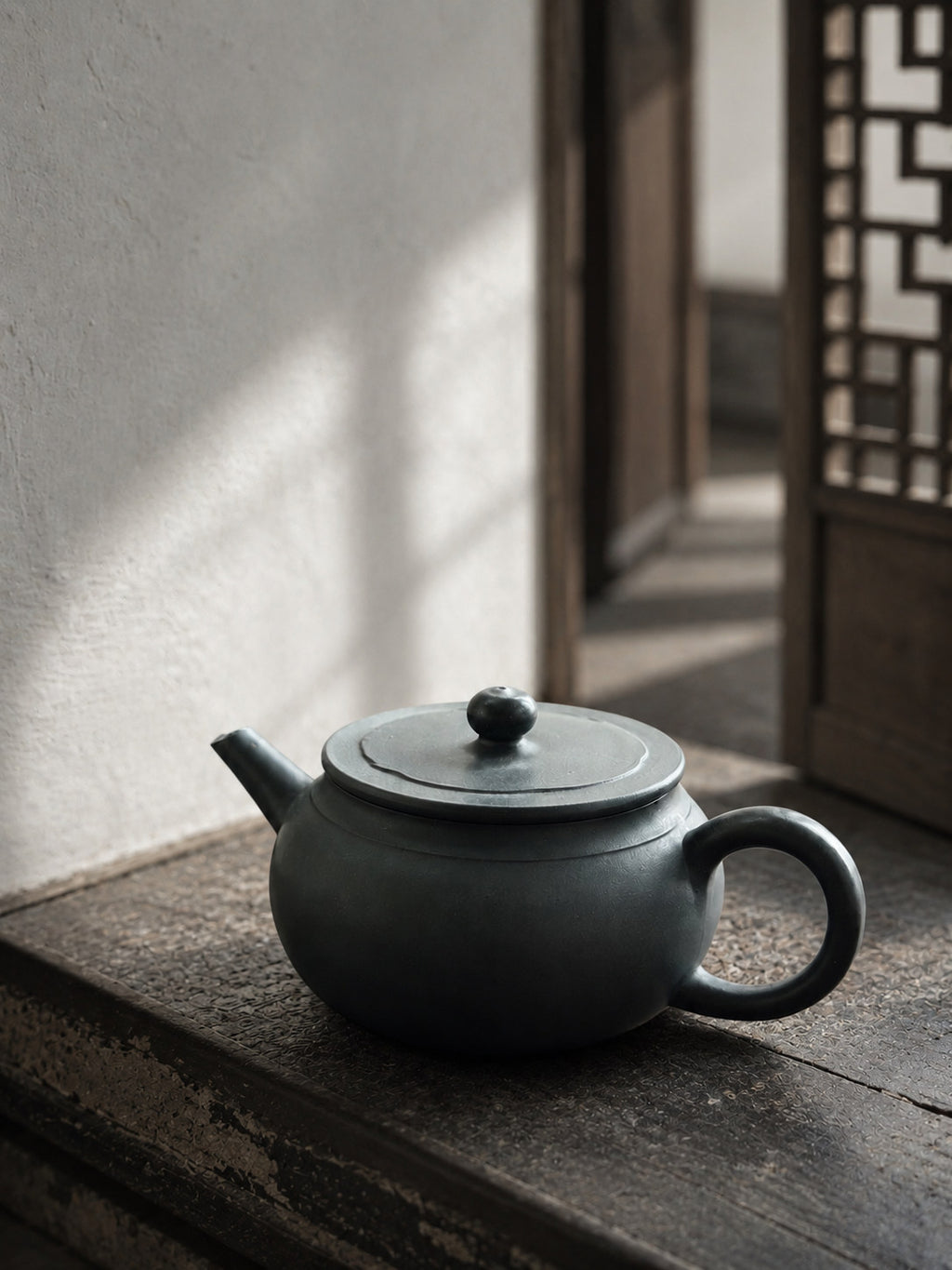Product view 4 of 140ml Lian Hua zisha teapot in Luni Clay, No. 066