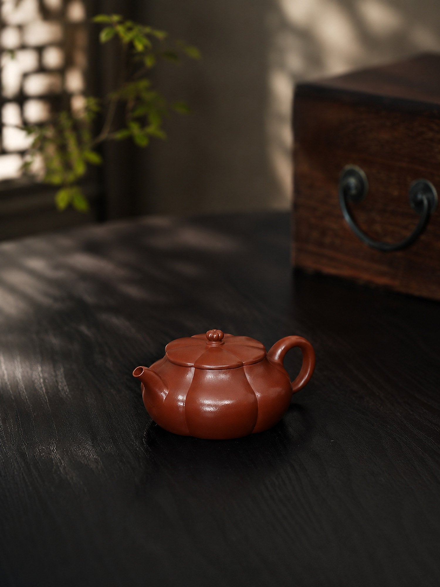 Product view 4 of 110ml Ribbed Form zisha teapot in Zhuni Clay, No. 420