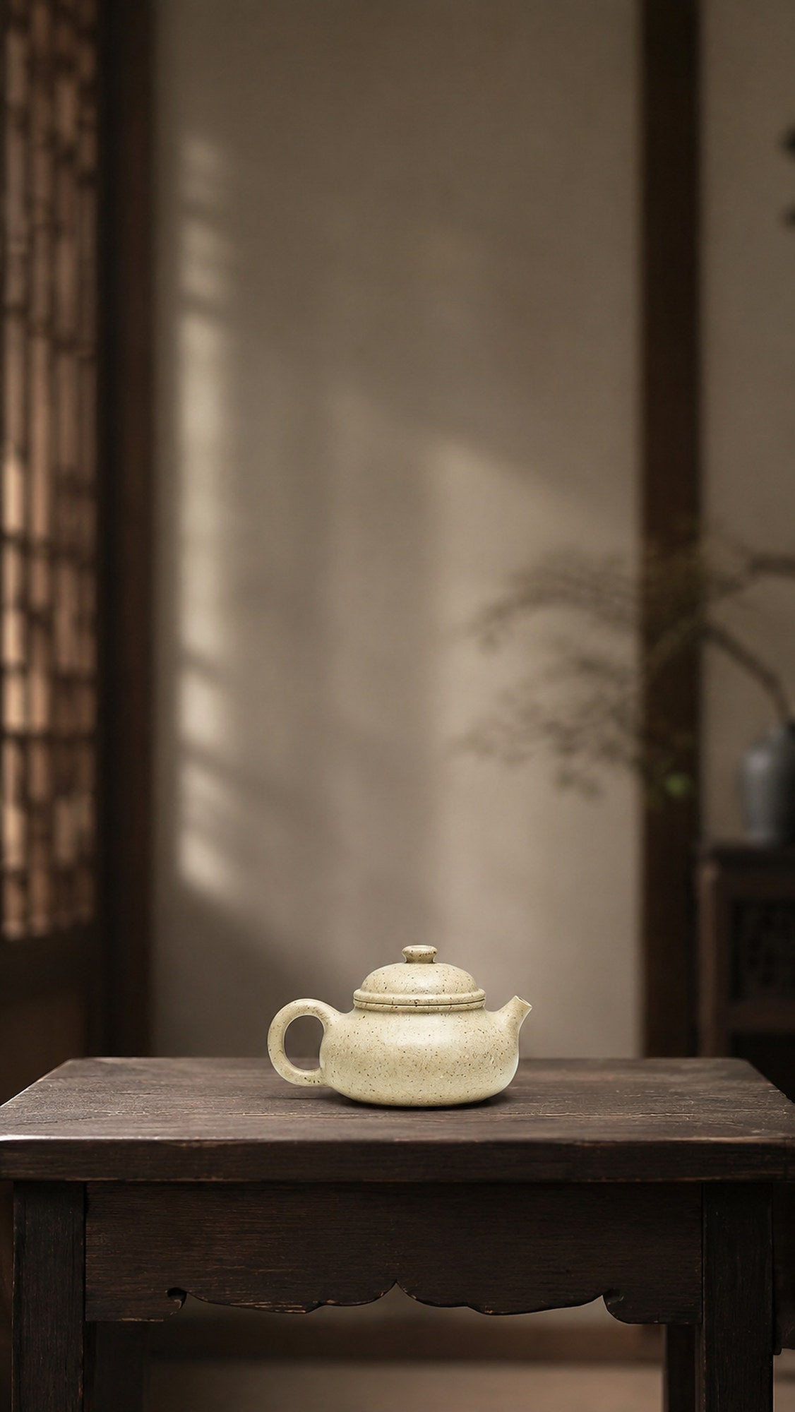 Product view 1 of 100ml Rongtian zisha teapot in Baiyu Duanni Clay, No. 421