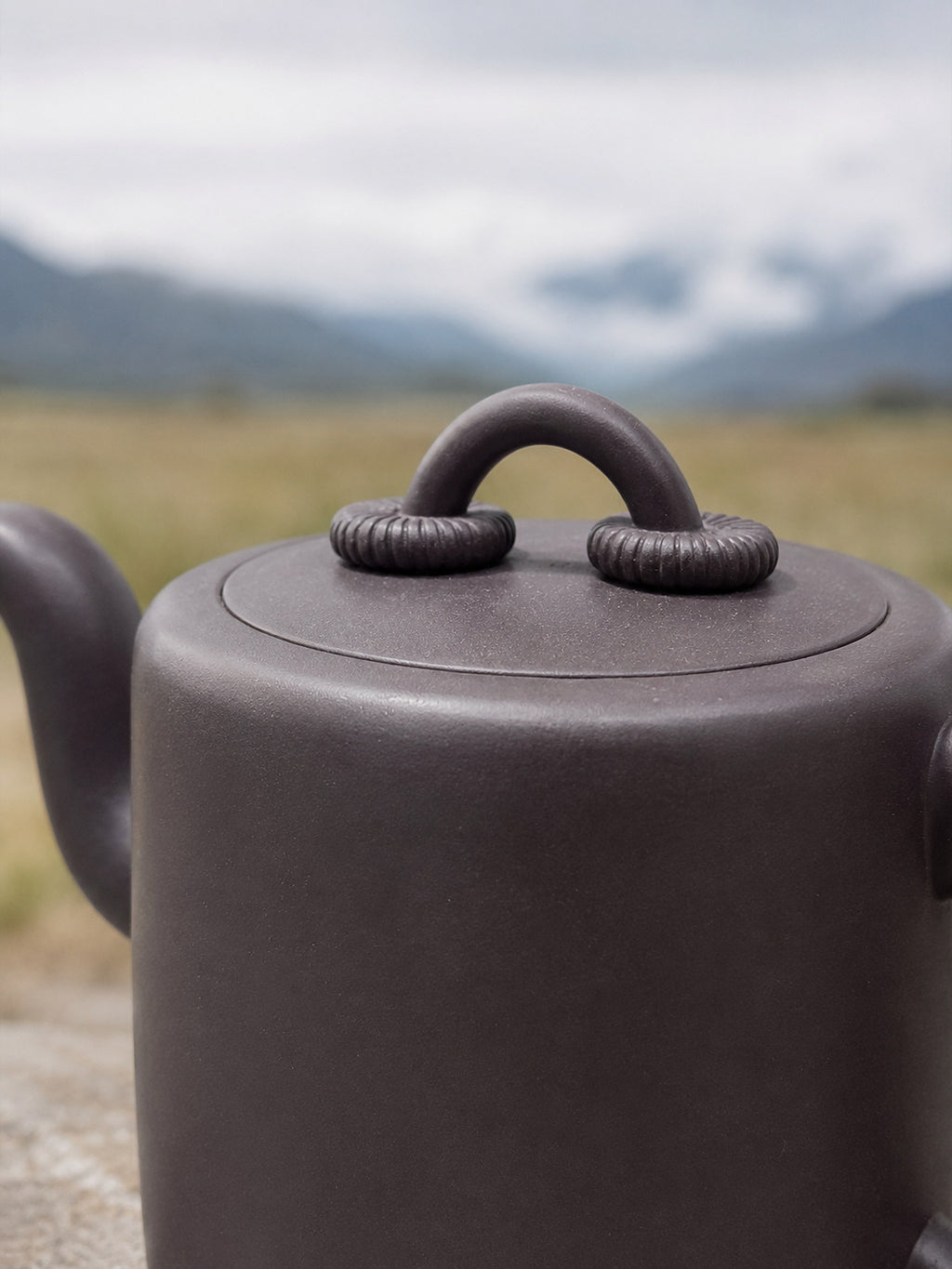Product view 3 of 330ml Yang Tong zisha teapot in Hei Duntou Clay, No. 133