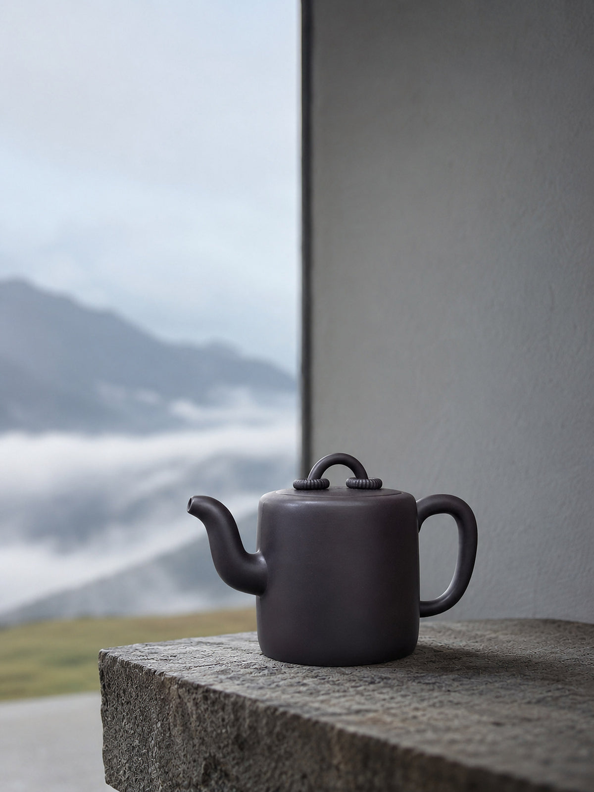 Product view 6 of 330ml Yang Tong zisha teapot in Hei Duntou Clay, No. 133