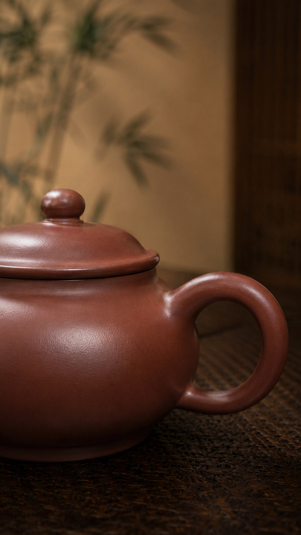Dicaoqing Zini Yuan Bao teapot loop handle close-up